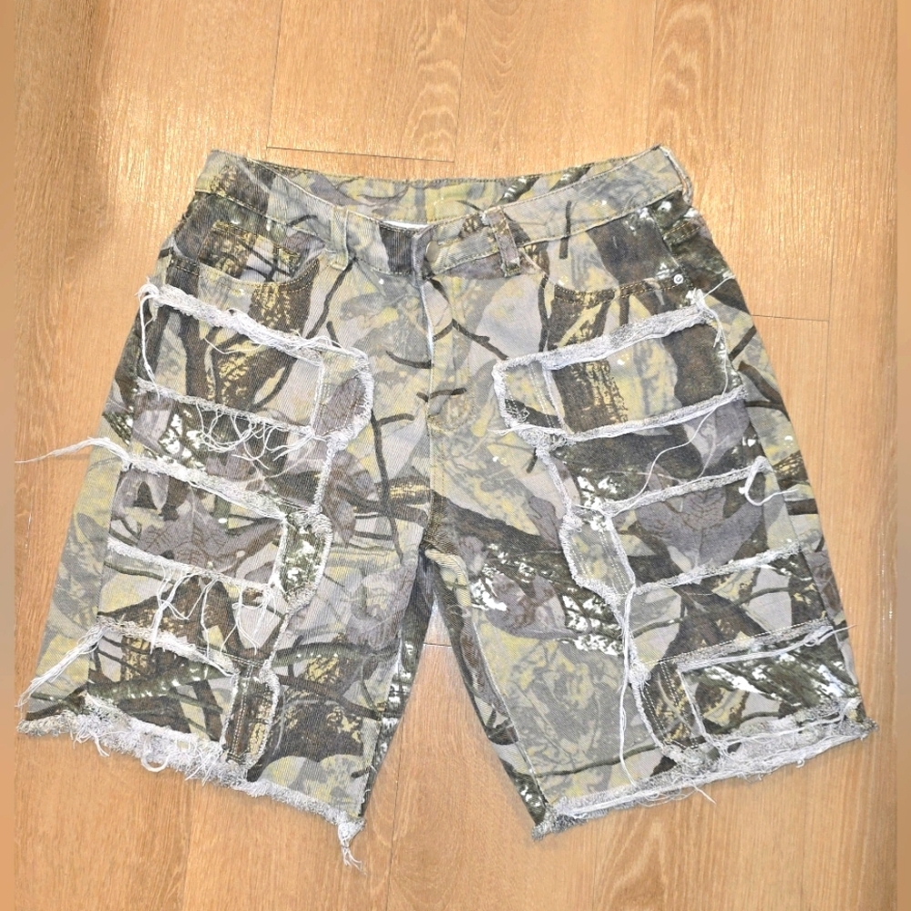 Manfinity Camo Cargo Shorts, Frayed, Men's Small, Denim Shorts